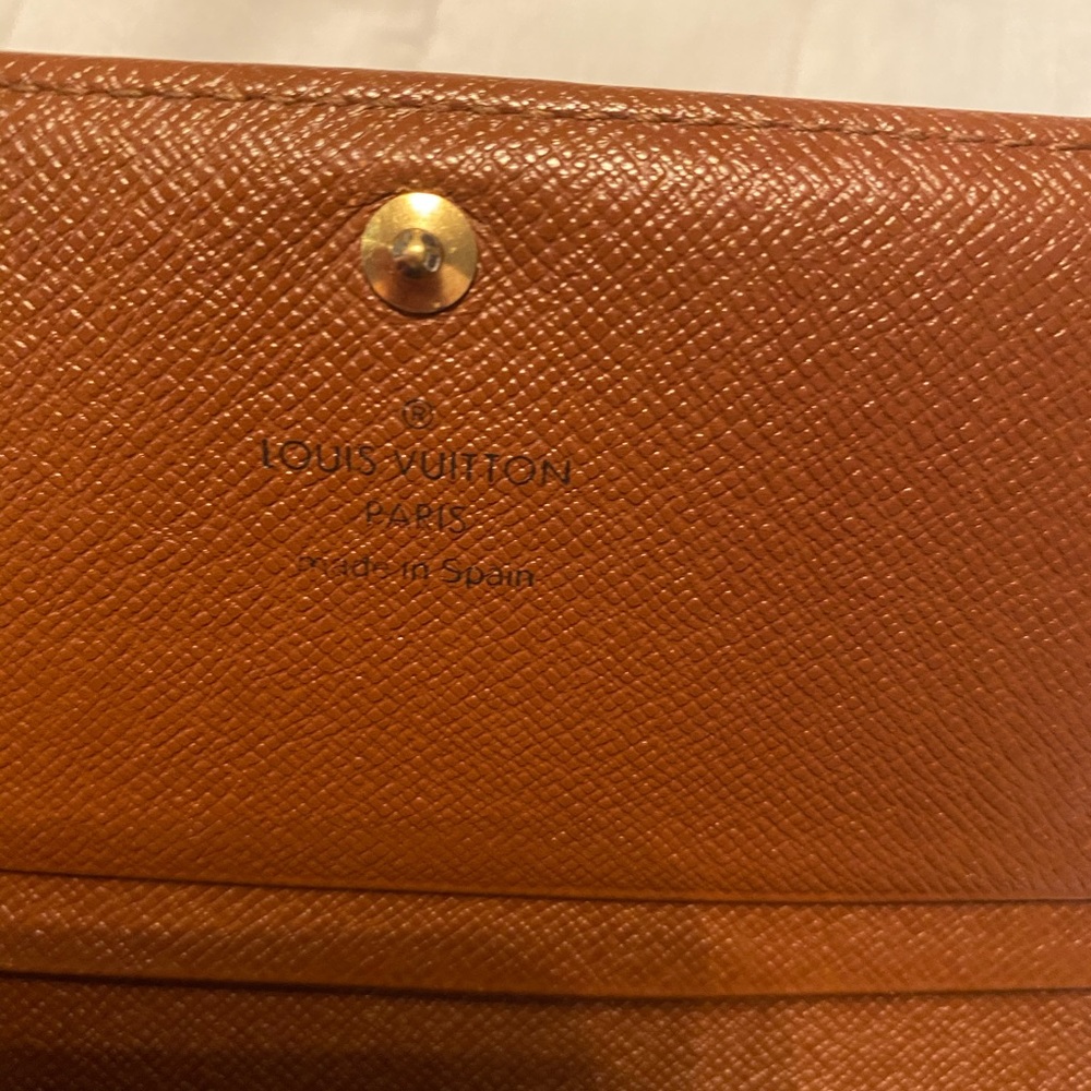 Authentic Lv Mono Wallet With Code - image 2